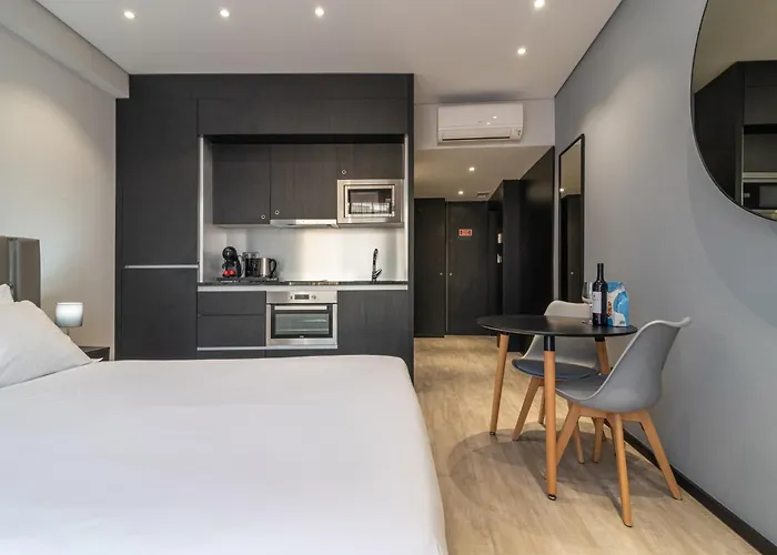 Dom Luis Flats 公寓 *