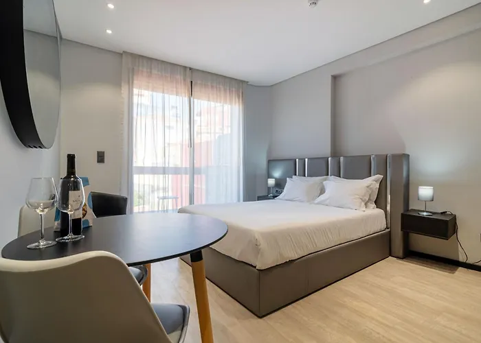 Dom Luis Flats דירה *