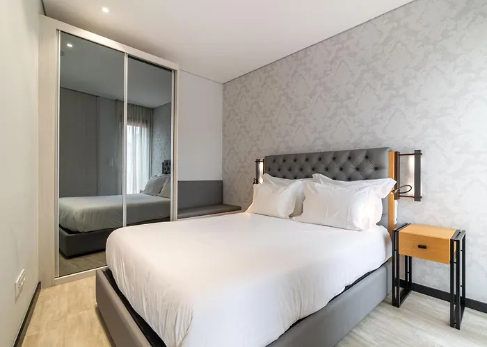 Dom Luis Flats 公寓 *